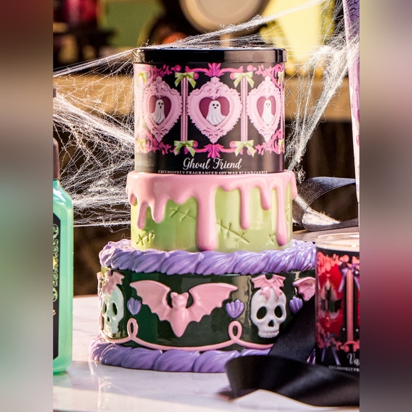 Bath & Body Works Halloween Cake Pedestal 3-Wick Candle Holder Pastel Color - Picture 3 of 4